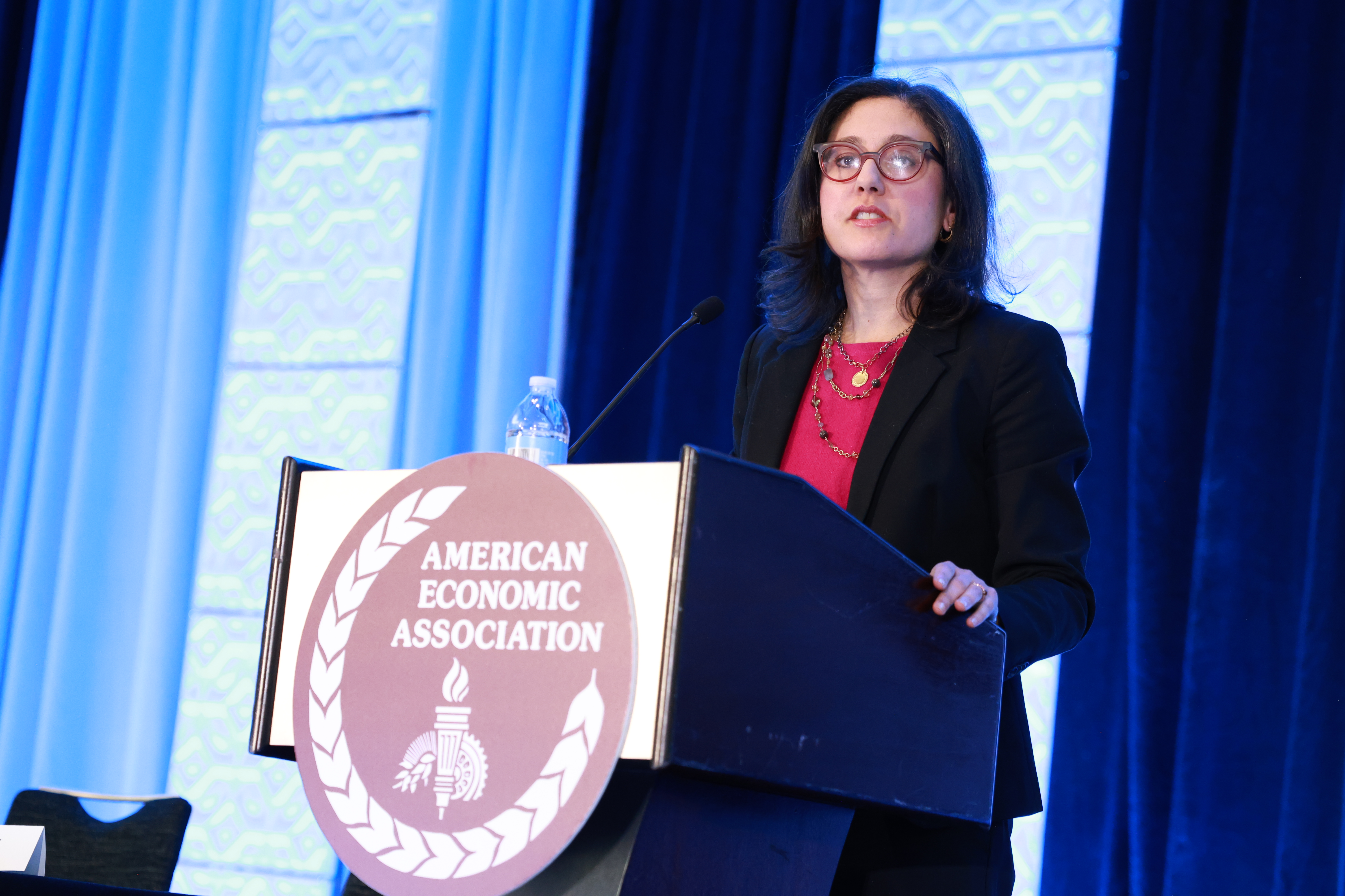 Leah Boustan presenting the AEA Distinguished Lecture.